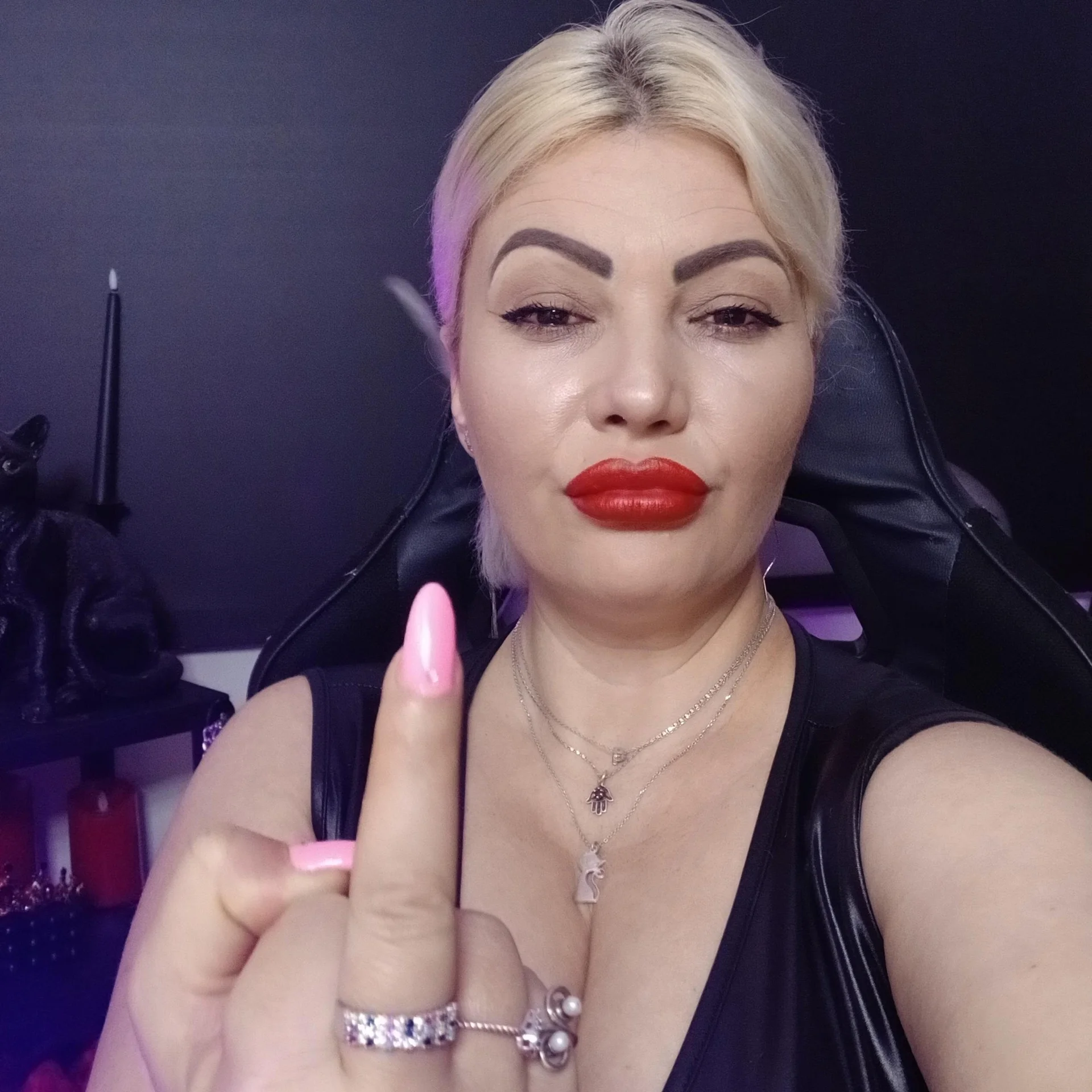 XXX Porn Photo of Nude MistressDemi 20