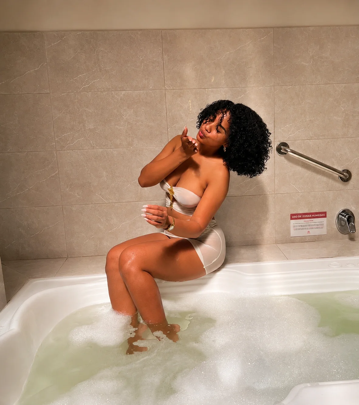 XXX Porn Photo of Nude Hilaryebony_ 4