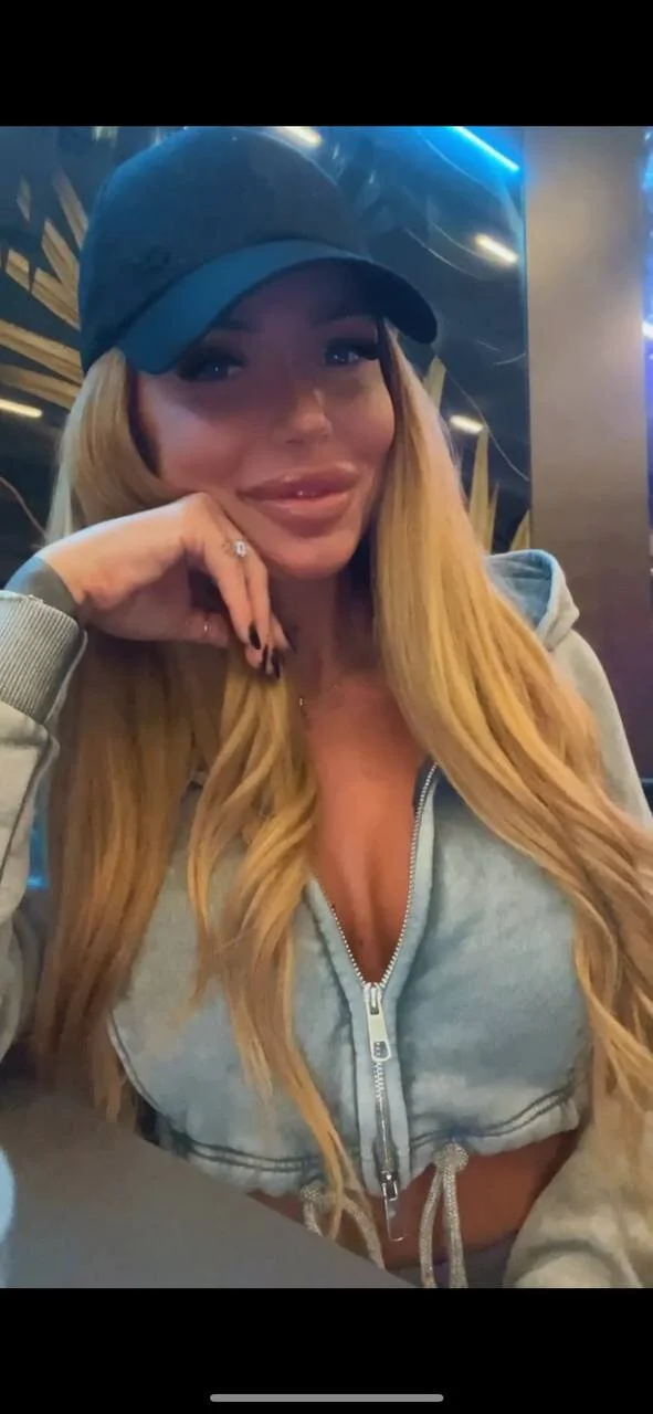 XXX Porn Photo of Nude RaquelleVon 28