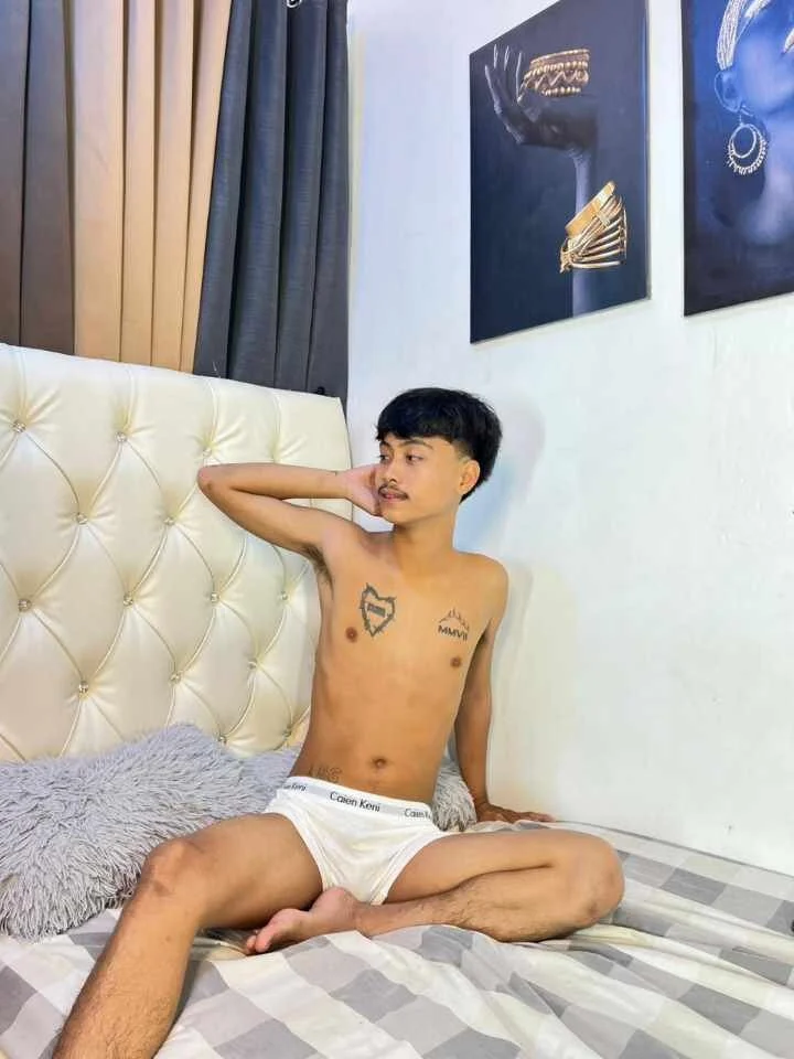 XXX Porn Photo of Nude hardcocktwink 4