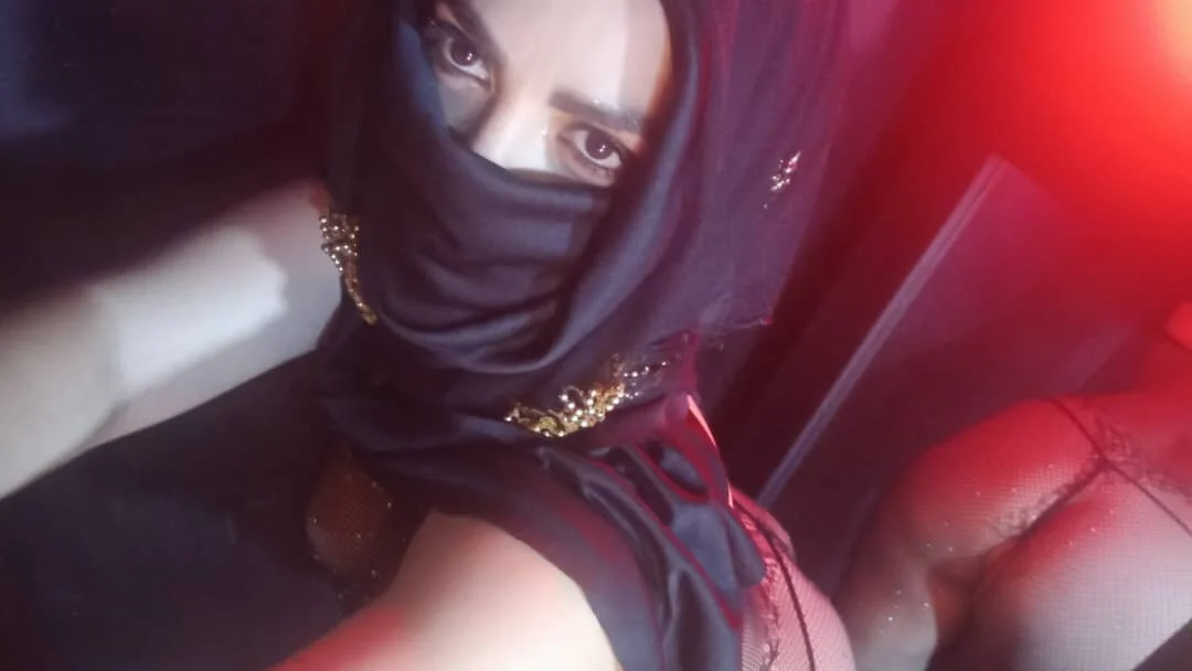 XXX Porn Photo of Nude SultanaLayla 1