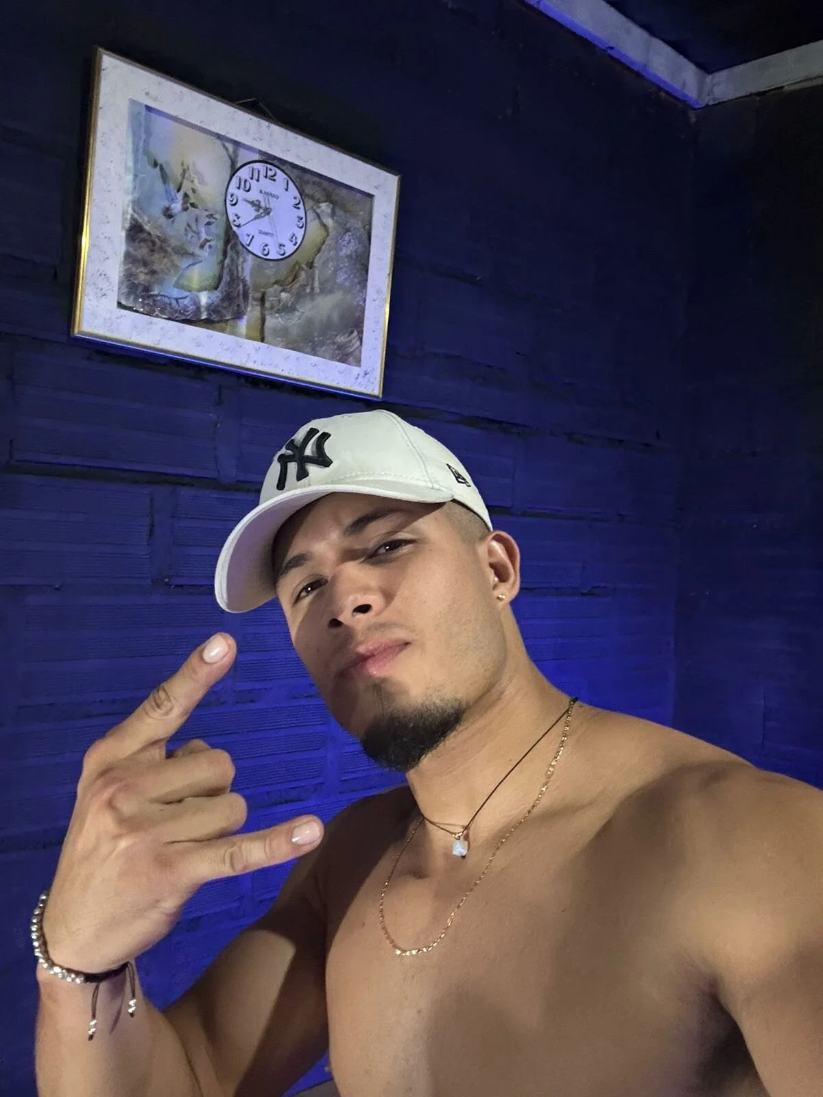 XXX Porn Photo of Nude taurus_boy1 8