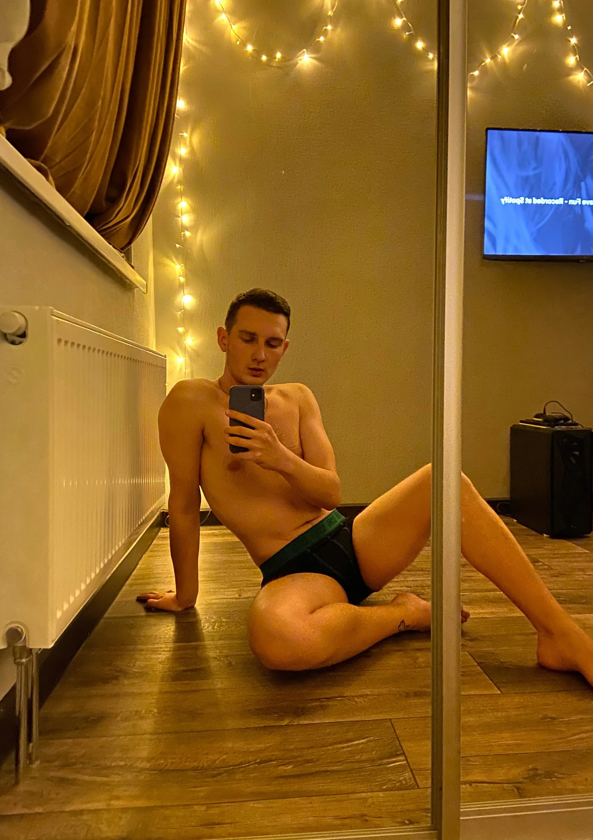 XXX Porn Photo of Nude hootsuun 9