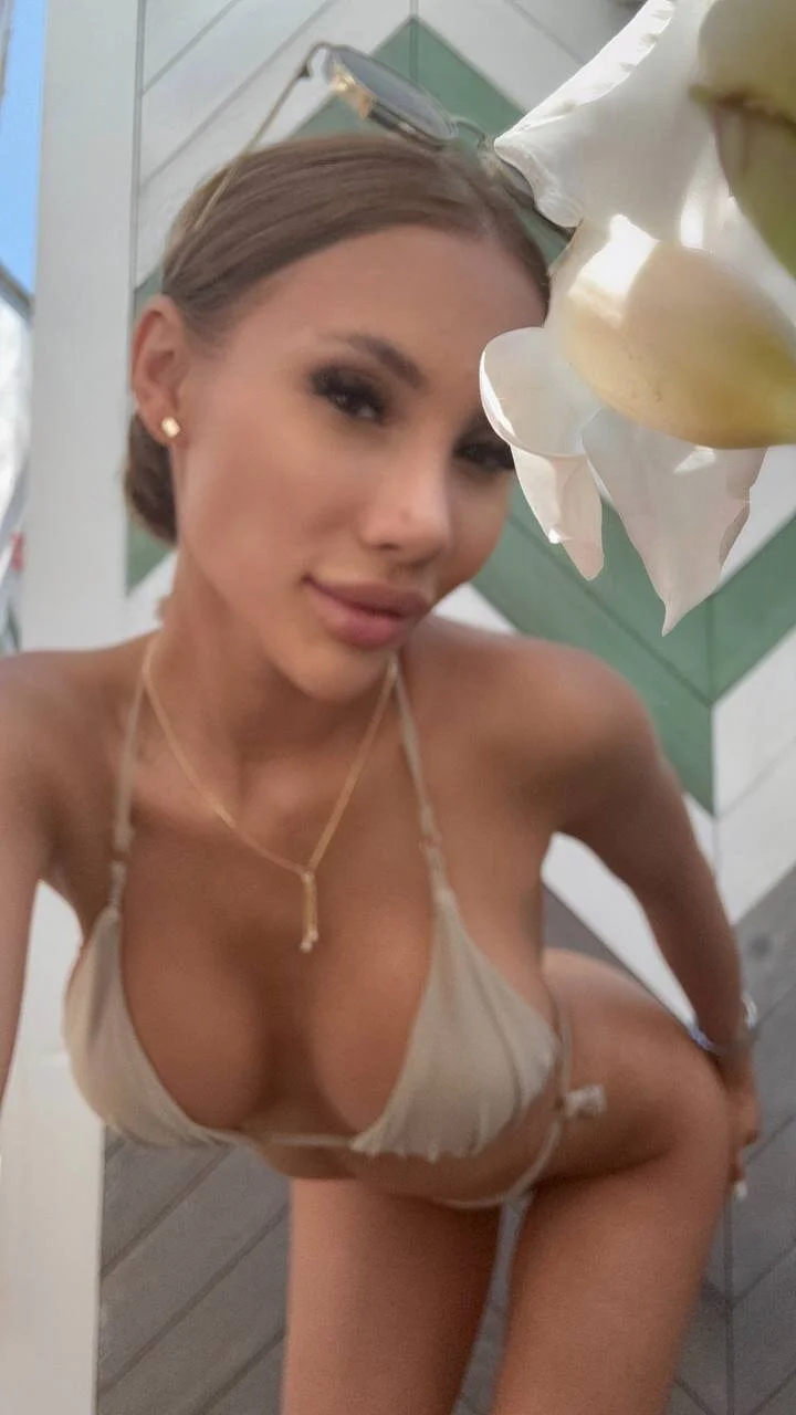 XXX Porn Photo of Nude AvaHeath 104