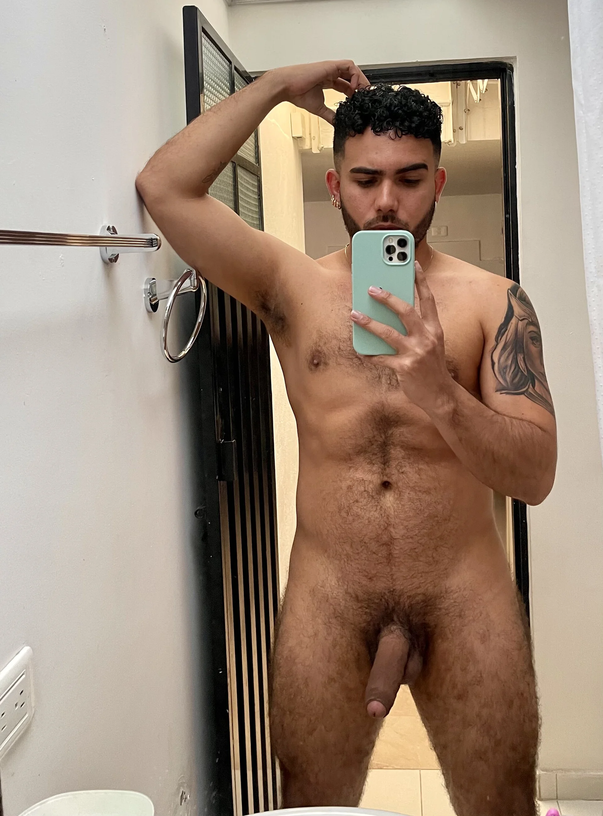 XXX Porn Photo of Nude adamhairy 60