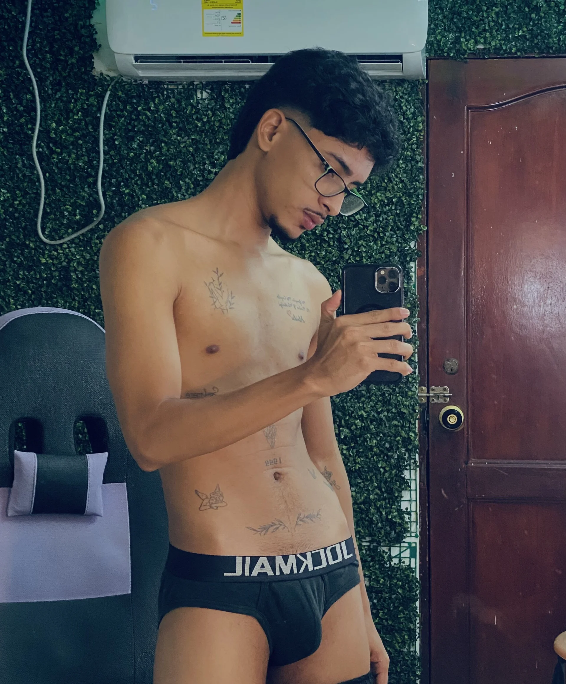 XXX Porn Photo of Nude allens_joe 26