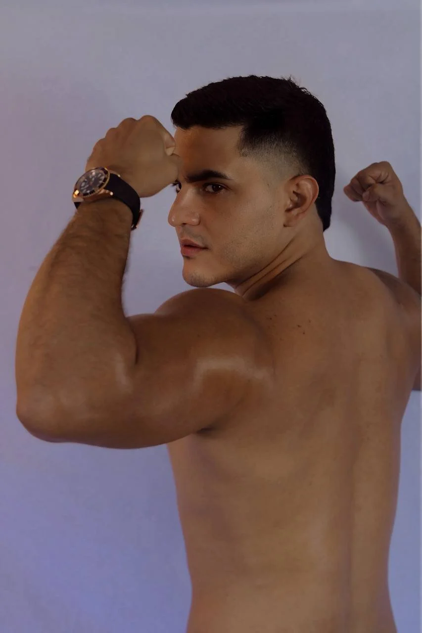 XXX Porn Photo of Nude big-tyler 10