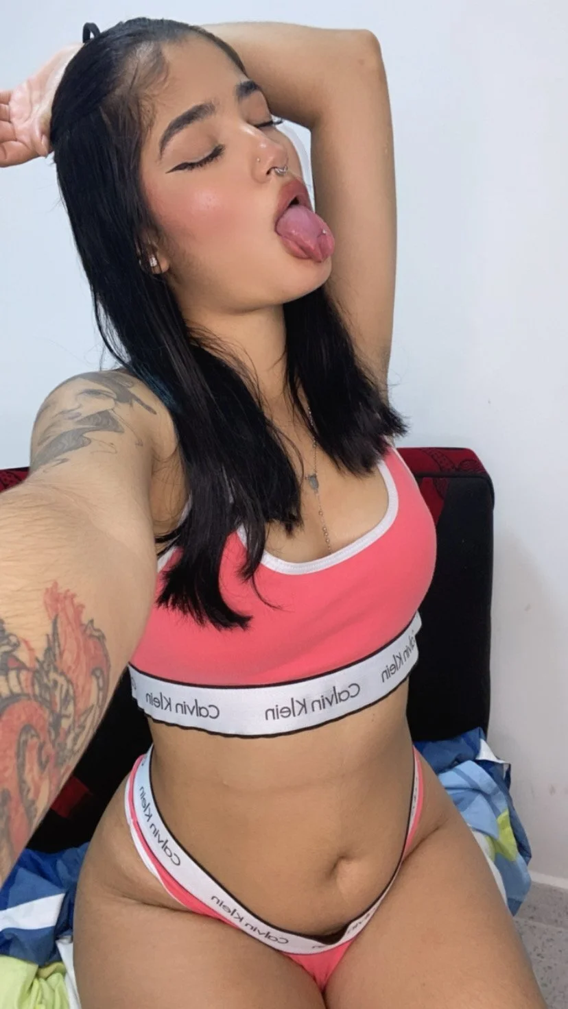 XXX Porn Photo of Nude charlotte_9999 26