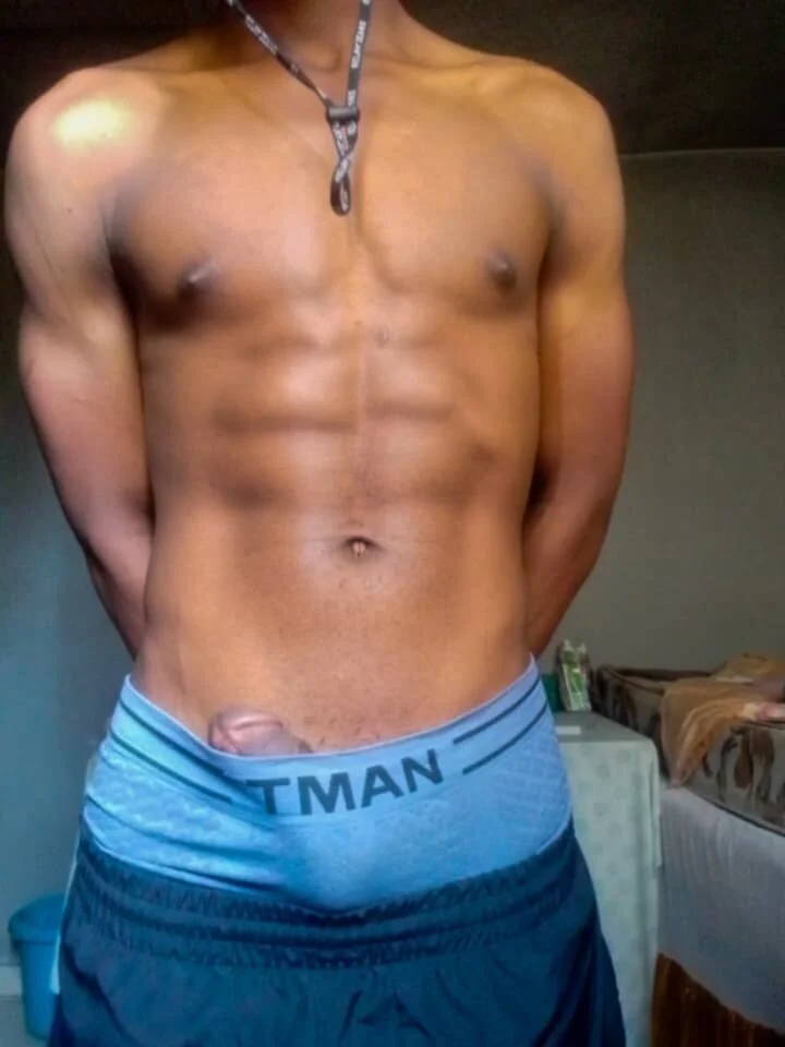XXX Porn Photo of Nude kingzeei 7