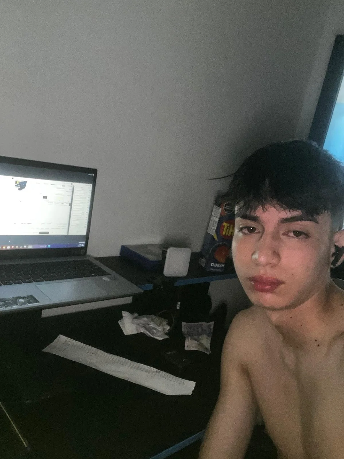 XXX Porn Photo of Nude light_eyes_ 2