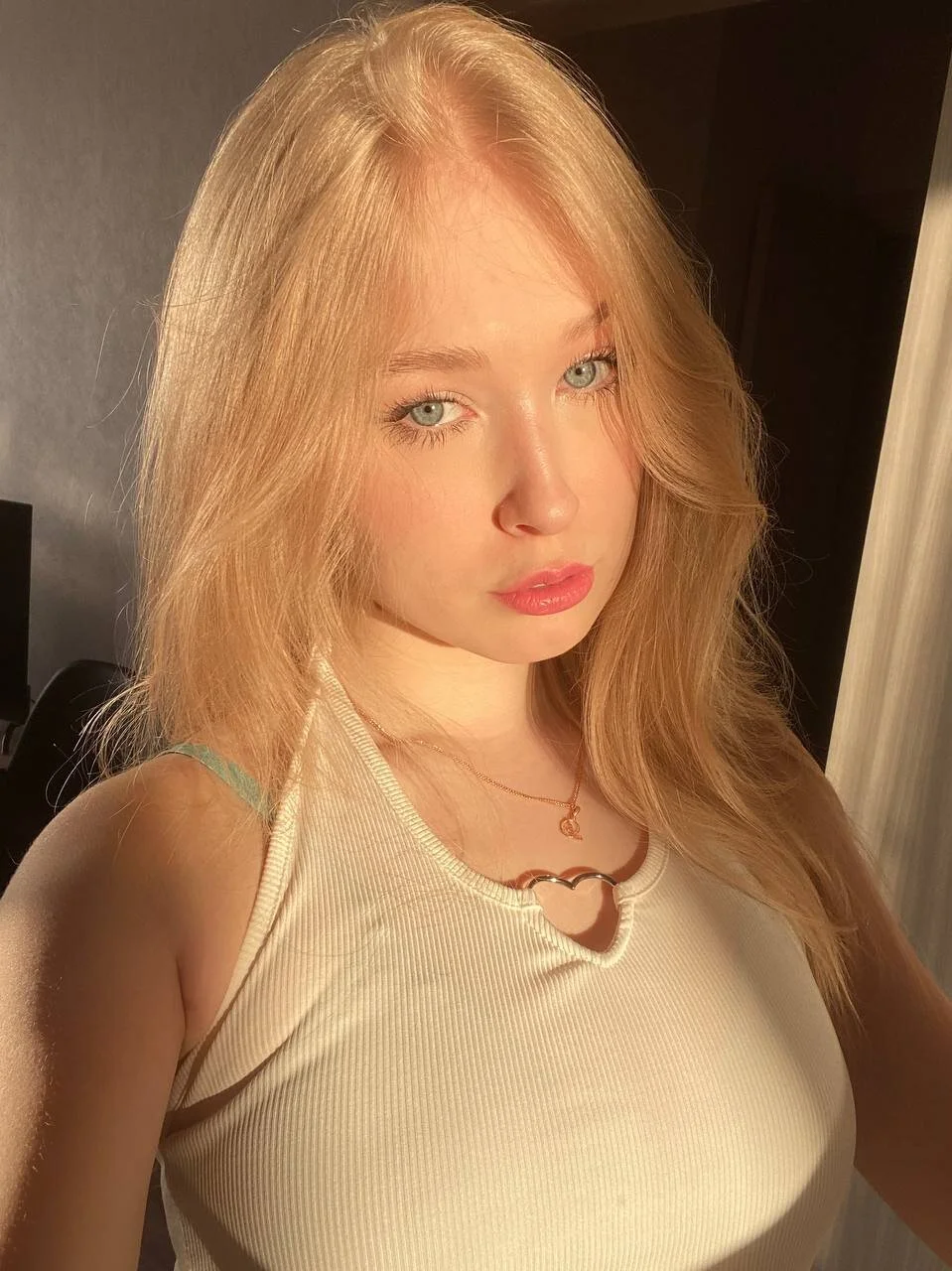 XXX Porn Photo of Nude AmyLouWood 2