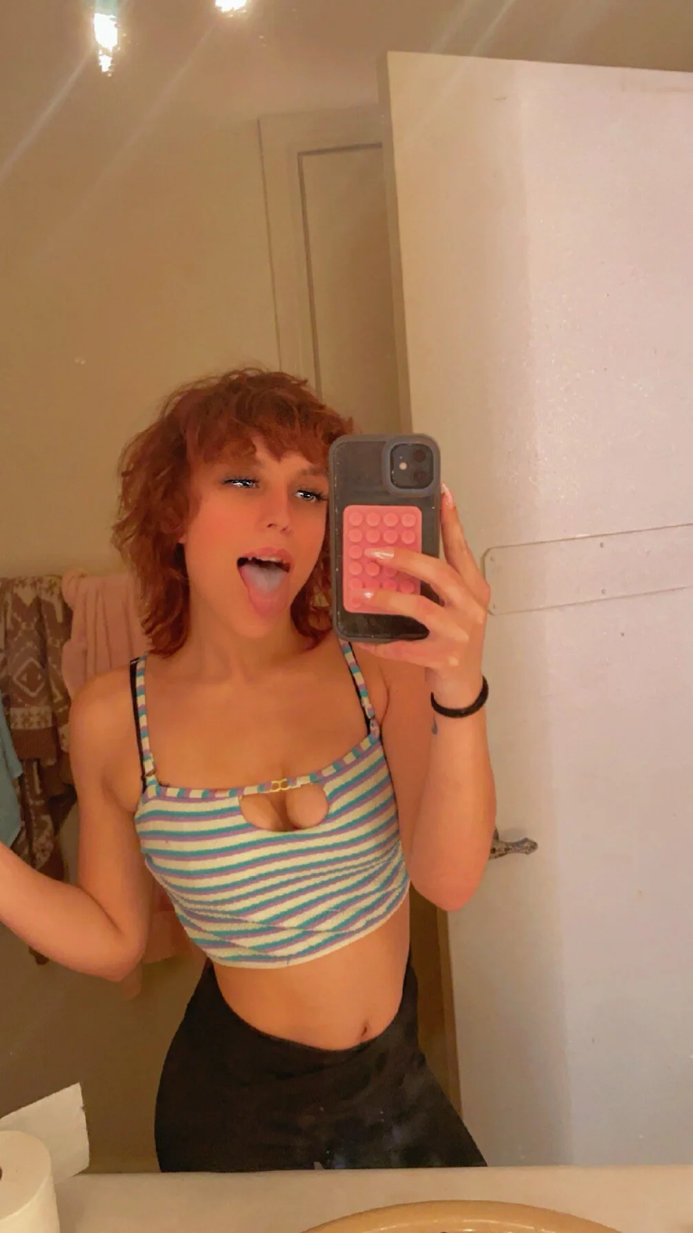 XXX Porn Photo of Nude grassXass420 4