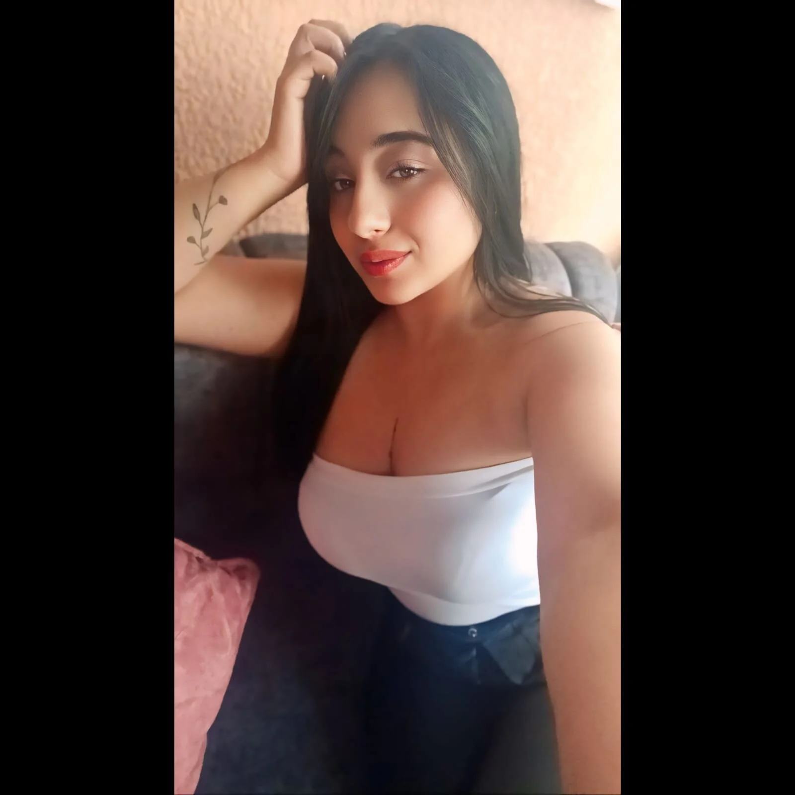 XXX Porn Photo of Nude miaaboobs 1