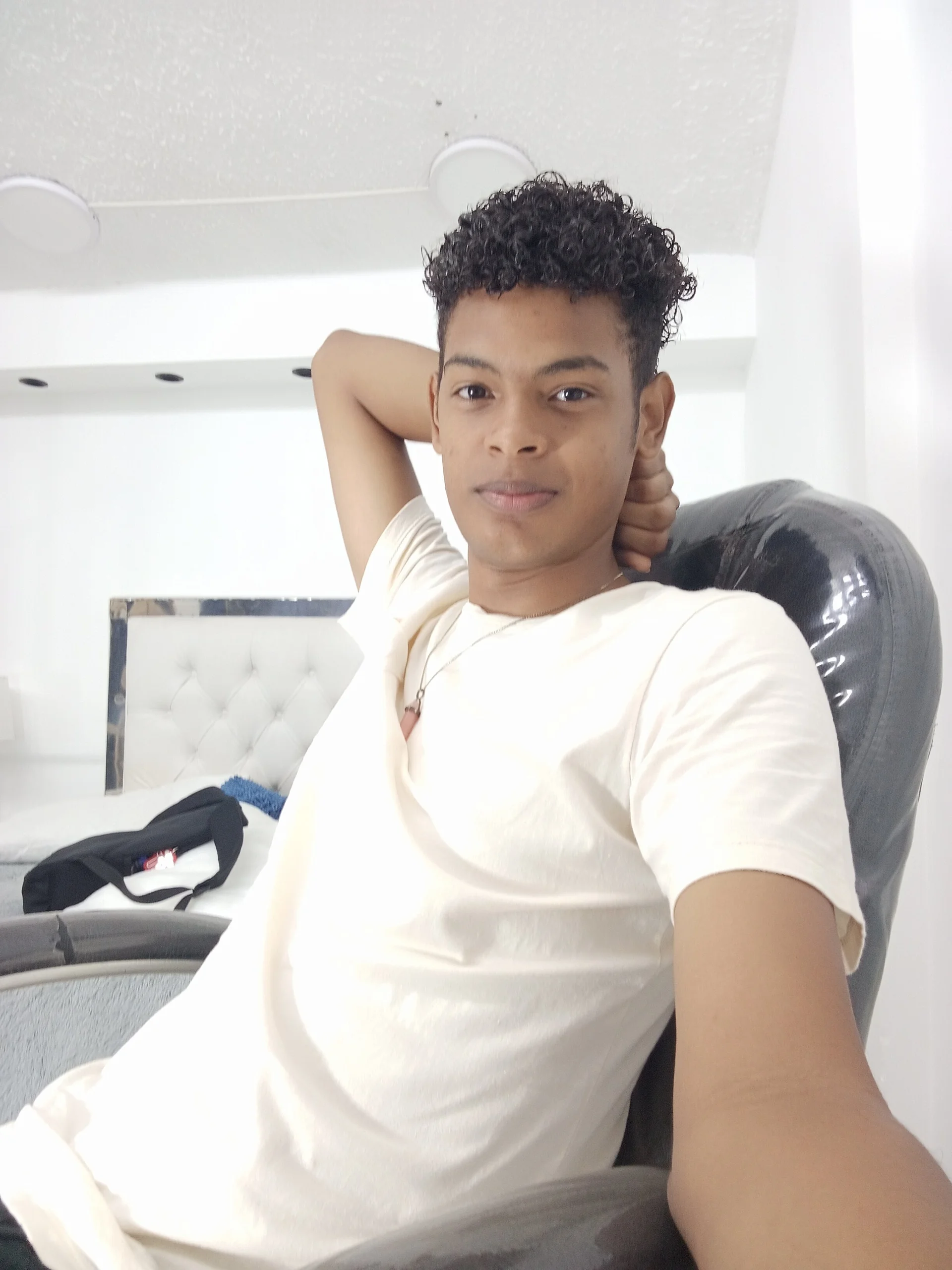 XXX Porn Photo of Nude boylittle19cm 3