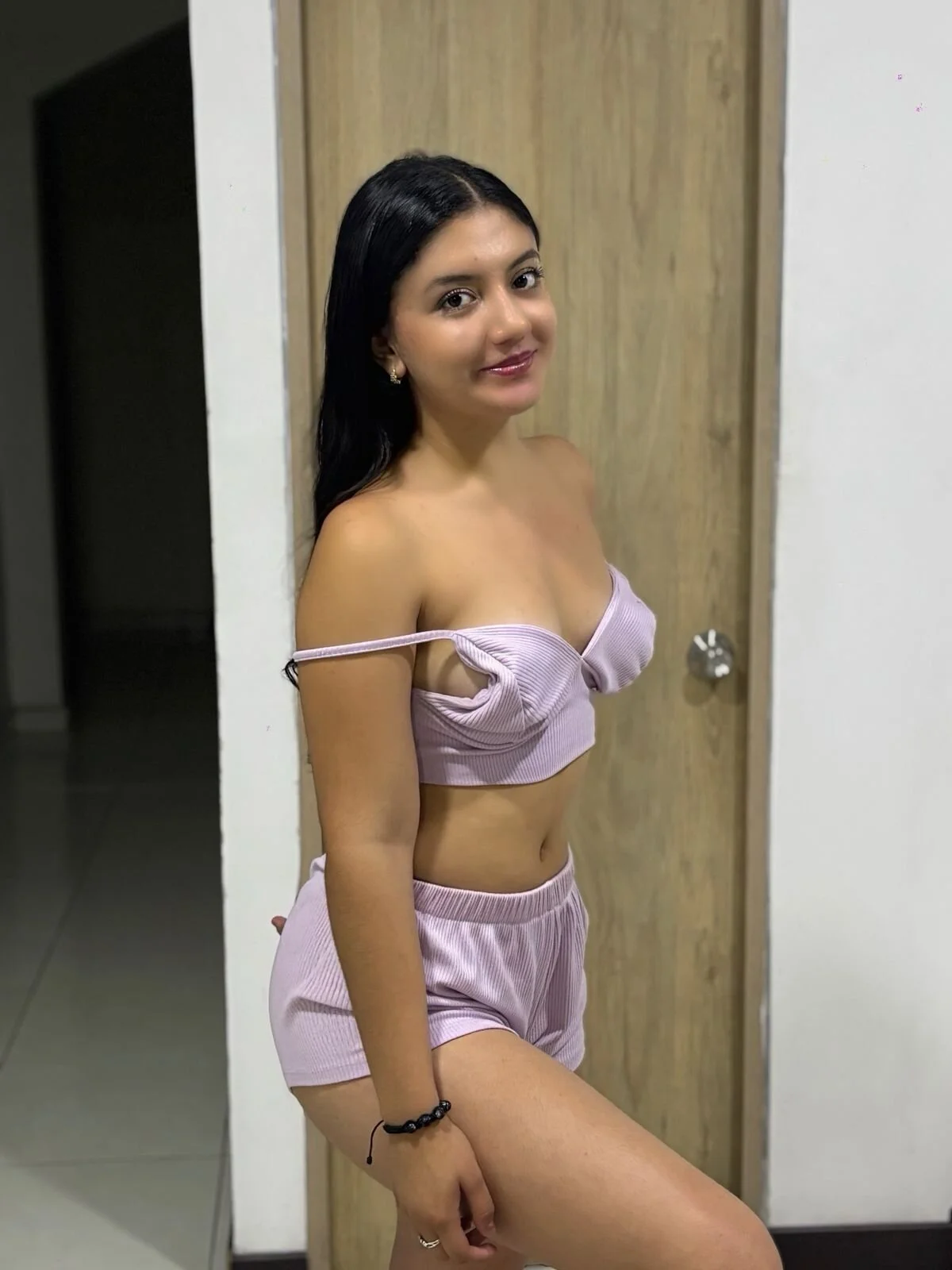 XXX Porn Photo of Nude Naomii_Viper 32