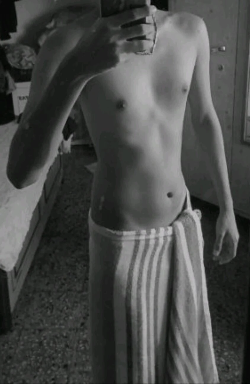 XXX Porn Photo of Nude skinnyyyyyyyyy 2
