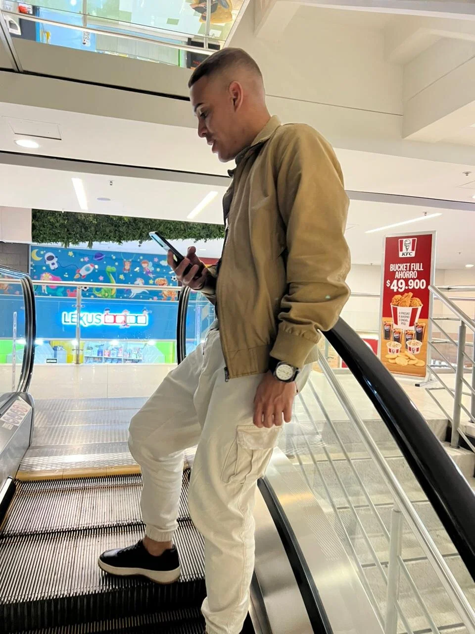XXX Porn Photo of Nude Axel__fierro 19