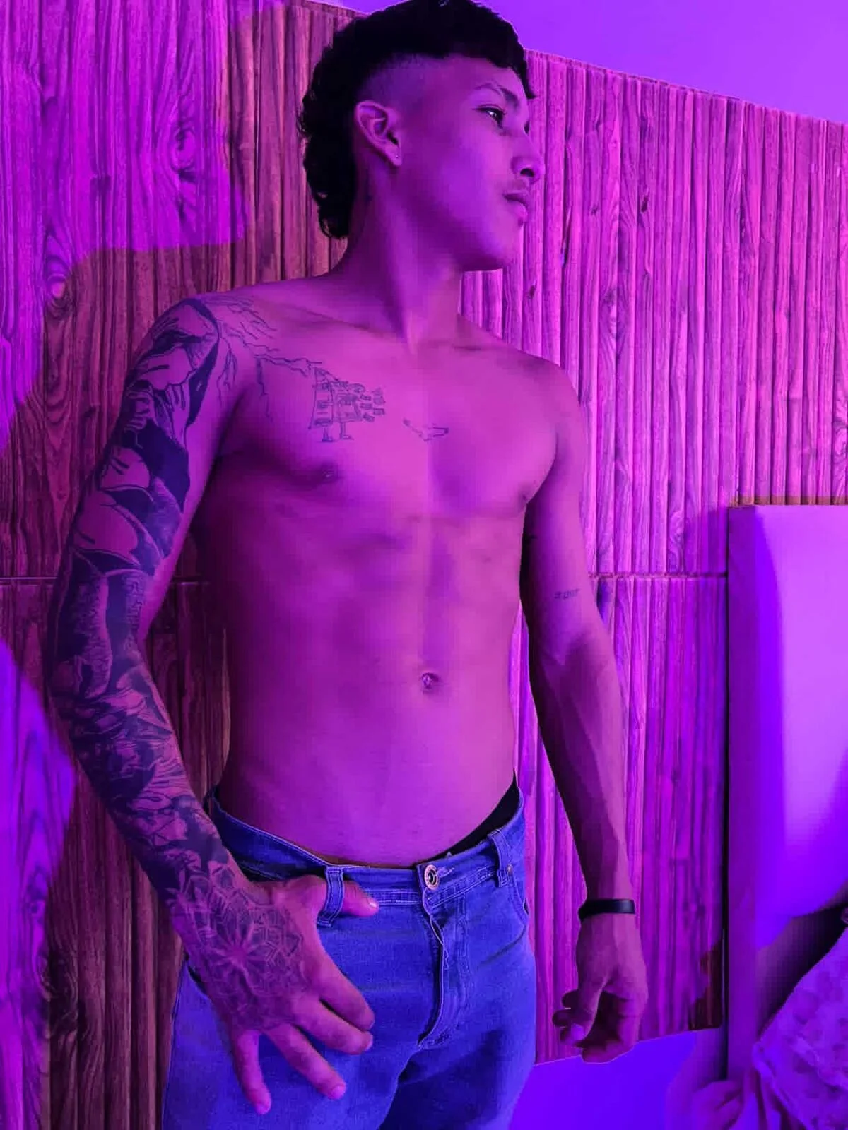 XXX Porn Photo of Nude floyd_danger 1