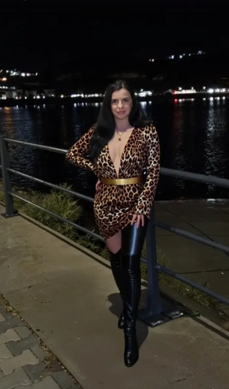 XXX Porn Photo of Nude juliahayessxx 720