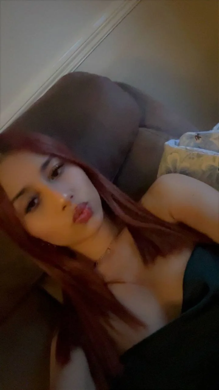 XXX Porn Photo of Nude NextDoorMolly 2
