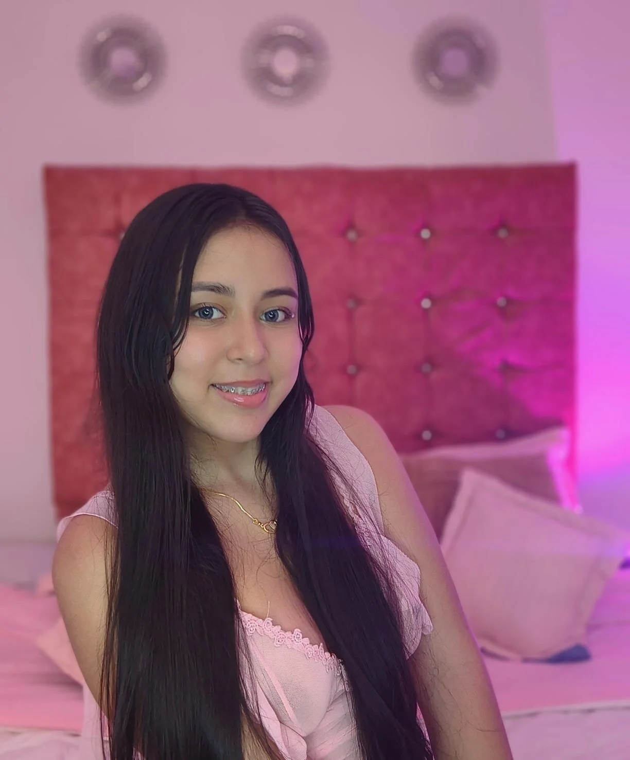 XXX Porn Photo of Nude zoe_pettite__ 4