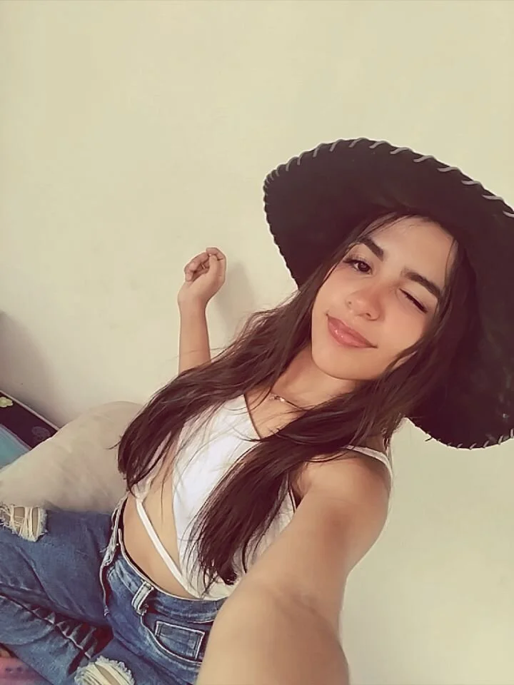 XXX Porn Photo of Nude skinnysofia18 37