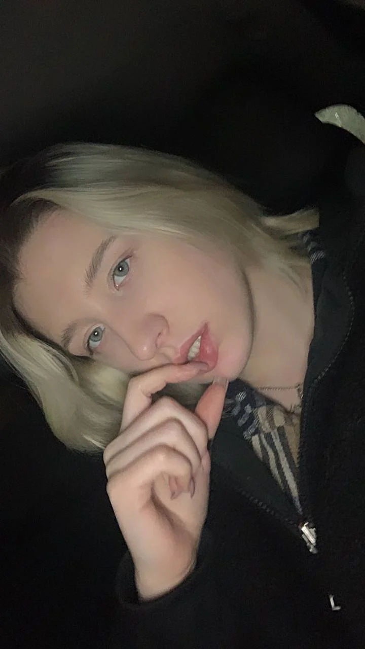 XXX Porn Photo of Nude mally_luxxx 11