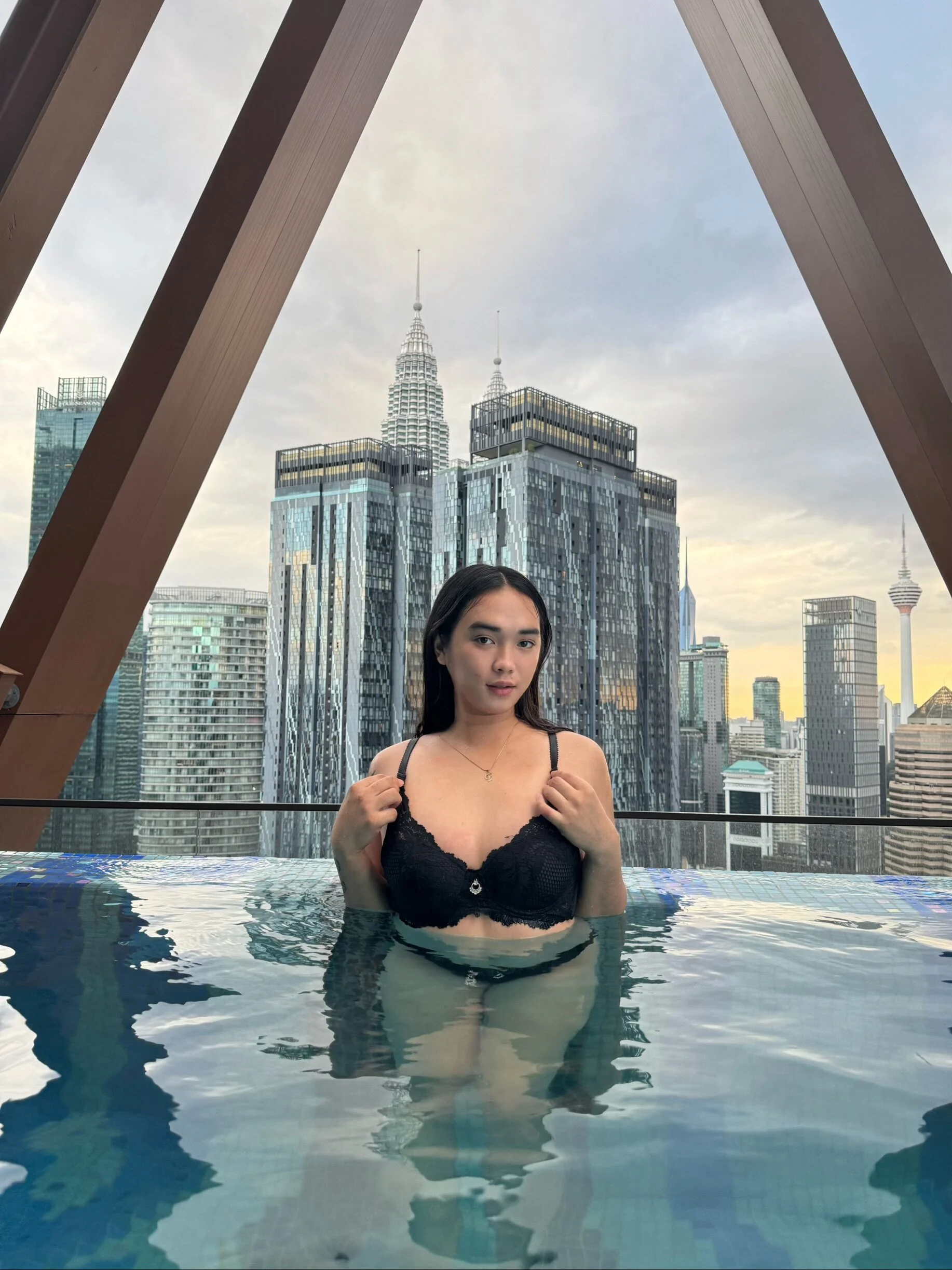 XXX Porn Photo of Nude FrancineSimonCum 6