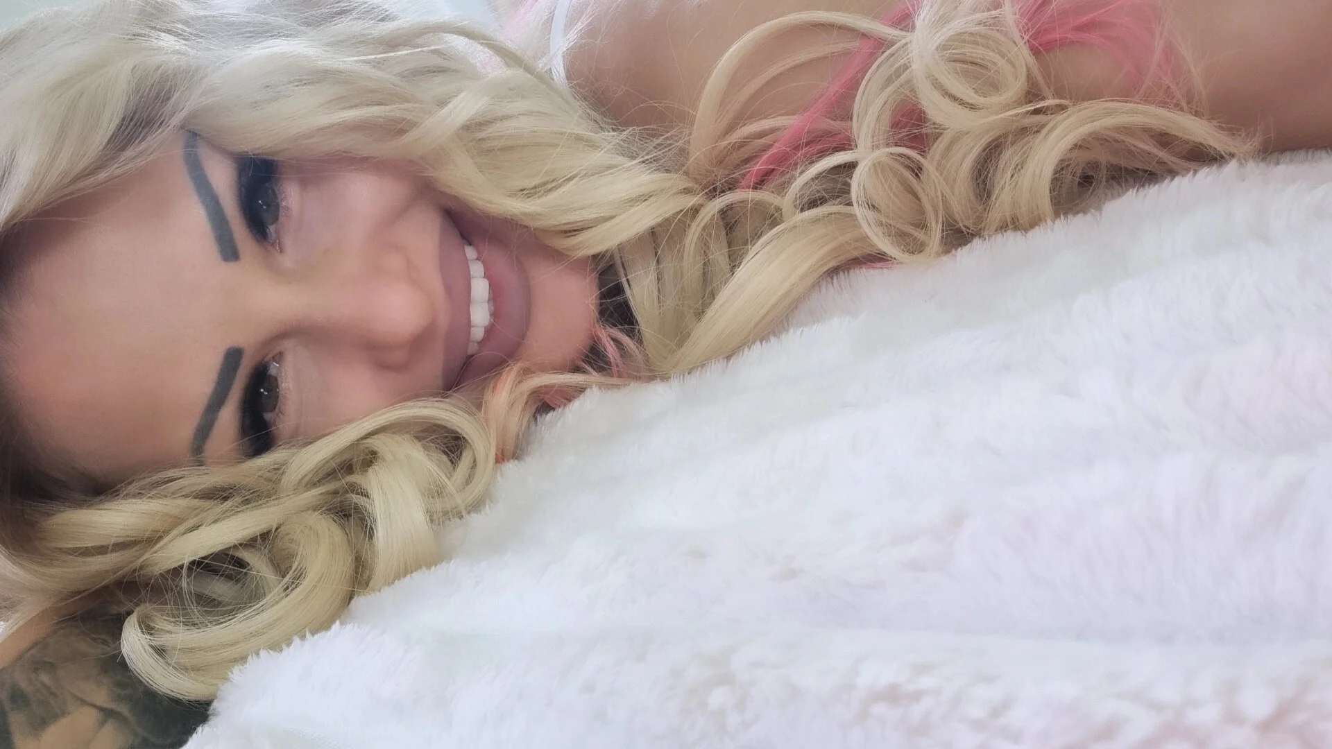 XXX Porn Photo of Nude MirandaQueen 3
