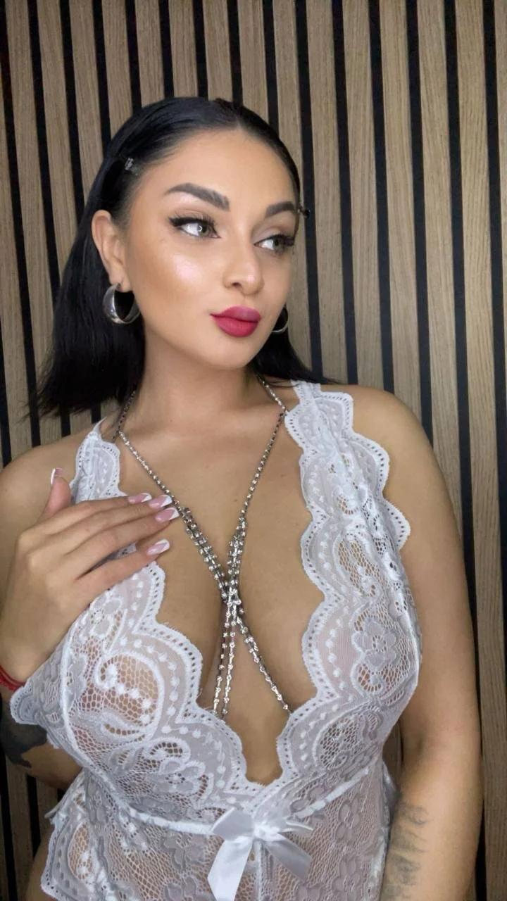 XXX Porn Photo of Nude LunaaXO 2