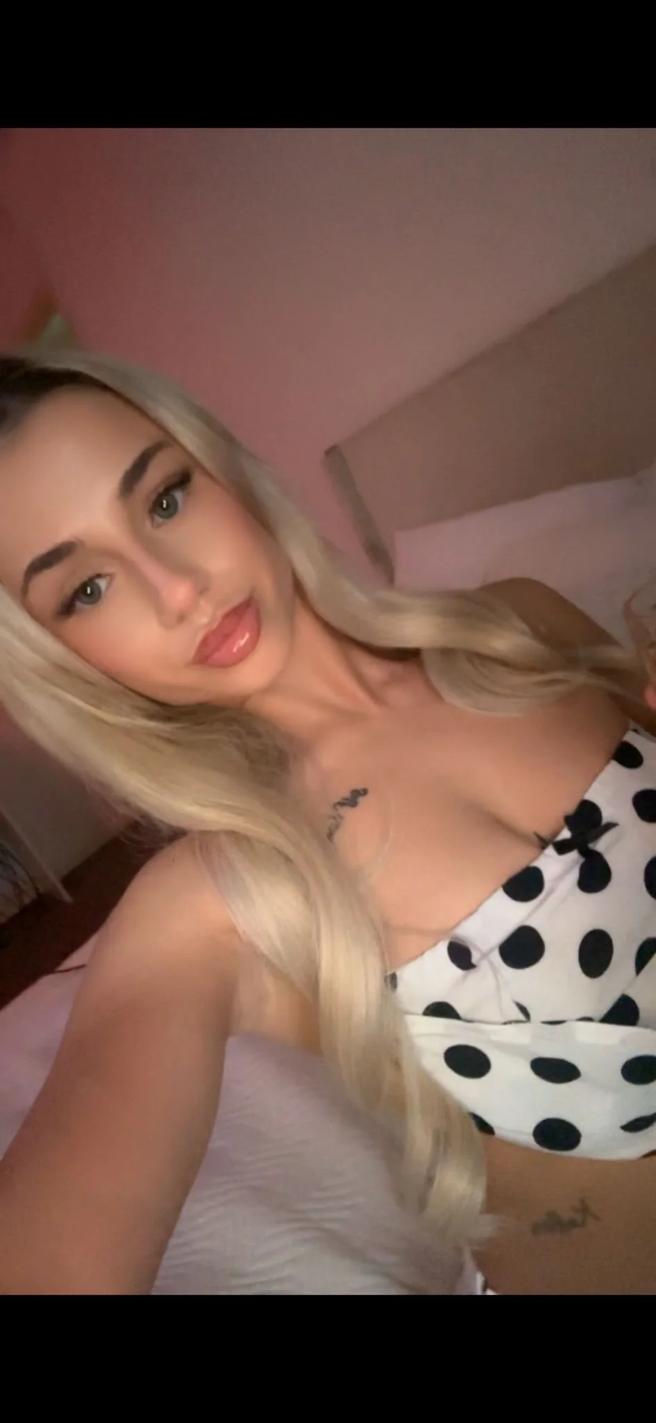 XXX Porn Photo of Nude Mialovexox 1