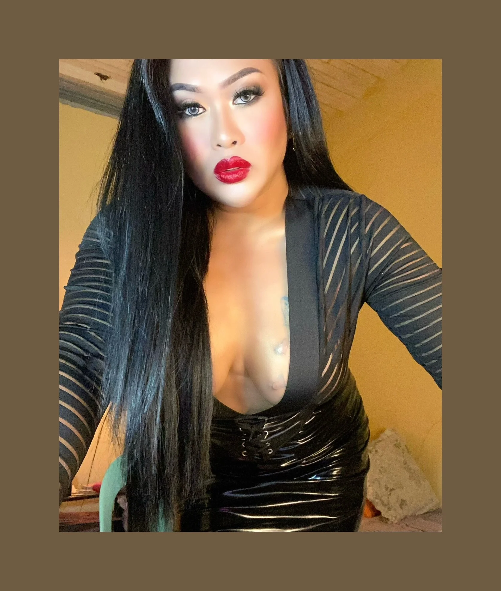 XXX Porn Photo of Nude Hugecocklady 2