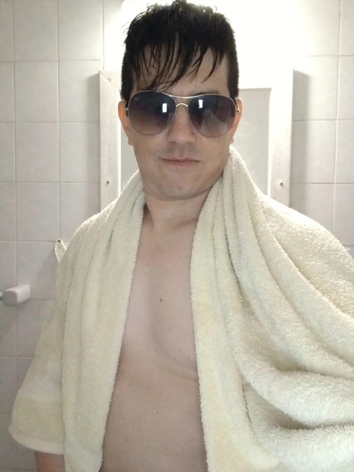 XXX Porn Photo of Nude Robbie_1987 3