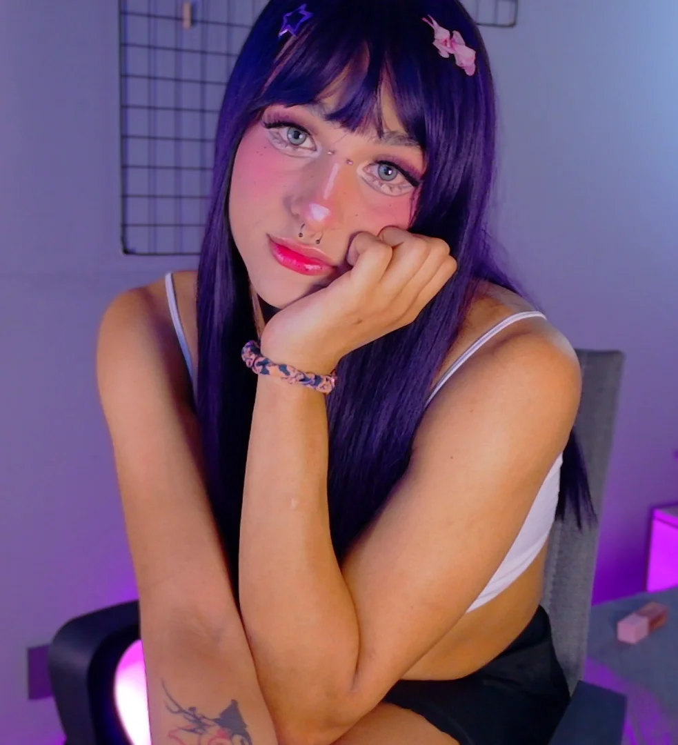 XXX Porn Photo of Nude Mikavelvet08 21