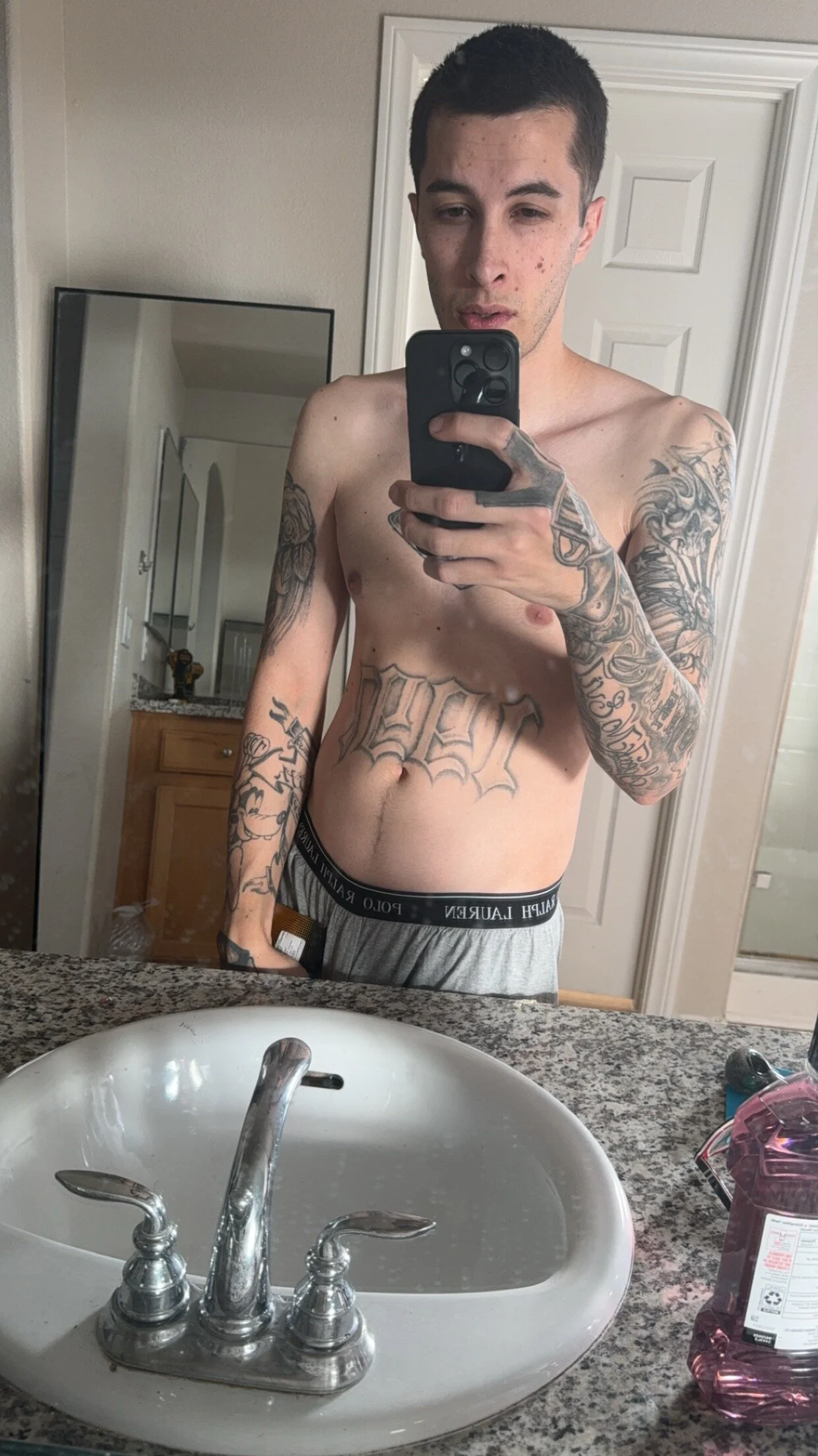 XXX Porn Photo of Nude JuicyJoshy 102