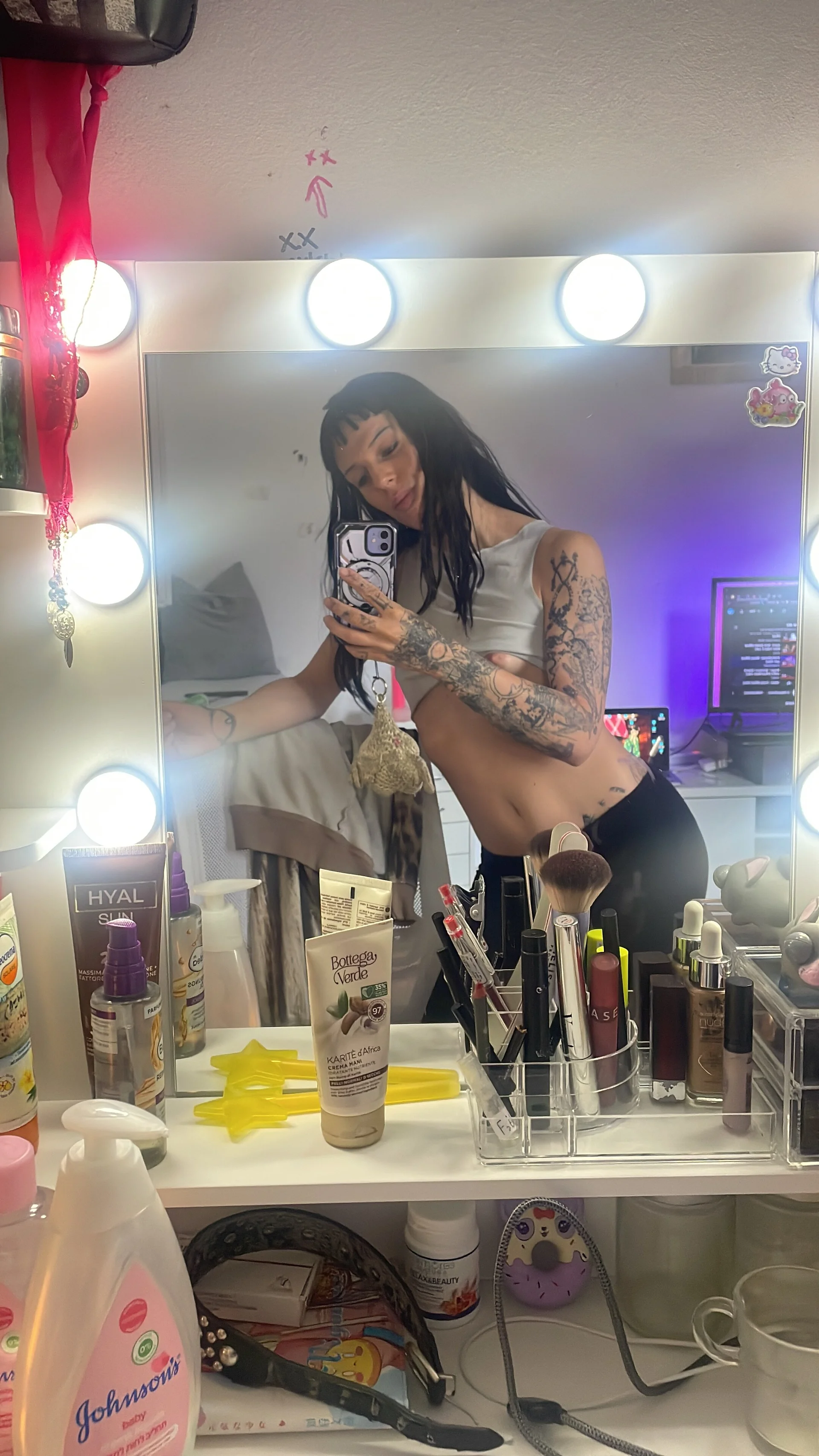 XXX Porn Photo of Nude giuli_zerozero 1