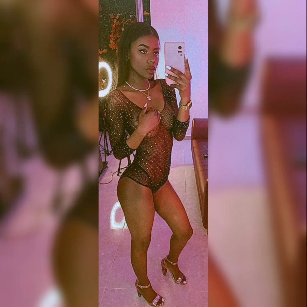 XXX Porn Photo of Nude anikc_ 3