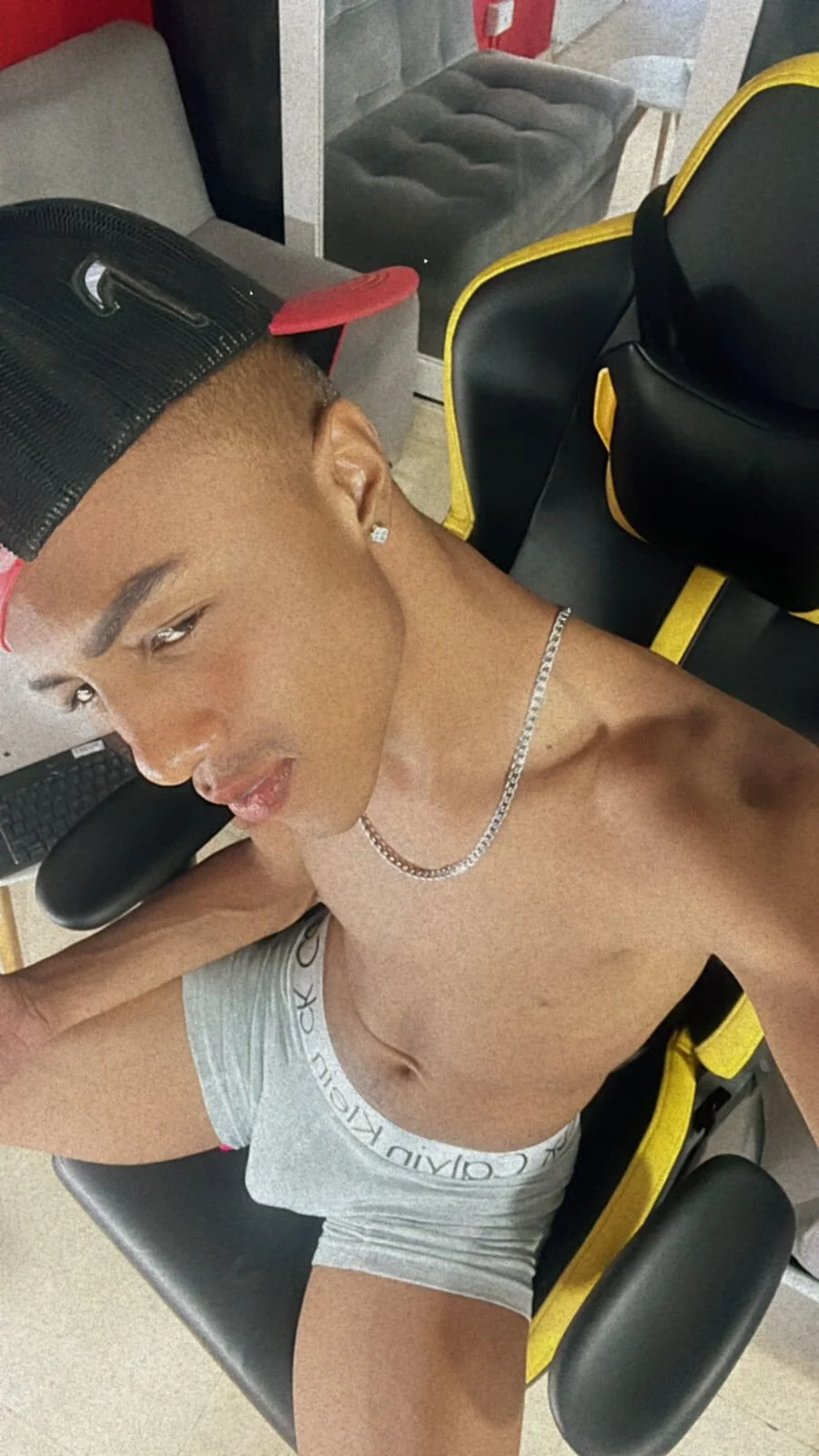 XXX Porn Photo of Nude YeremiBrowm 81