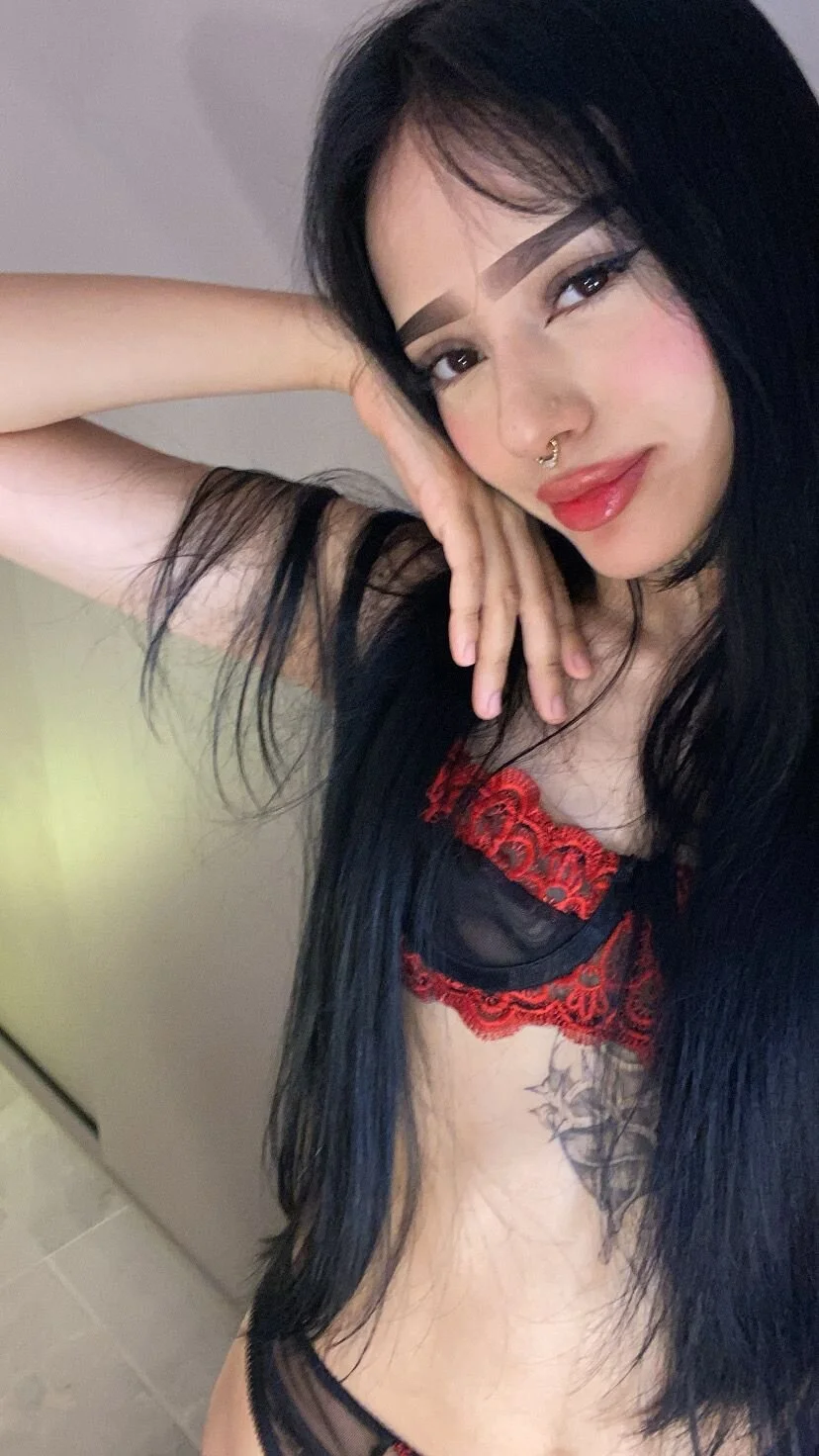 XXX Porn Photo of Nude ludovikasallow 2