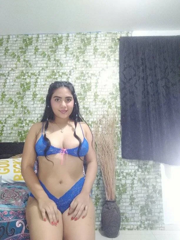 XXX Porn Photo of Nude Lesliemilk5 9