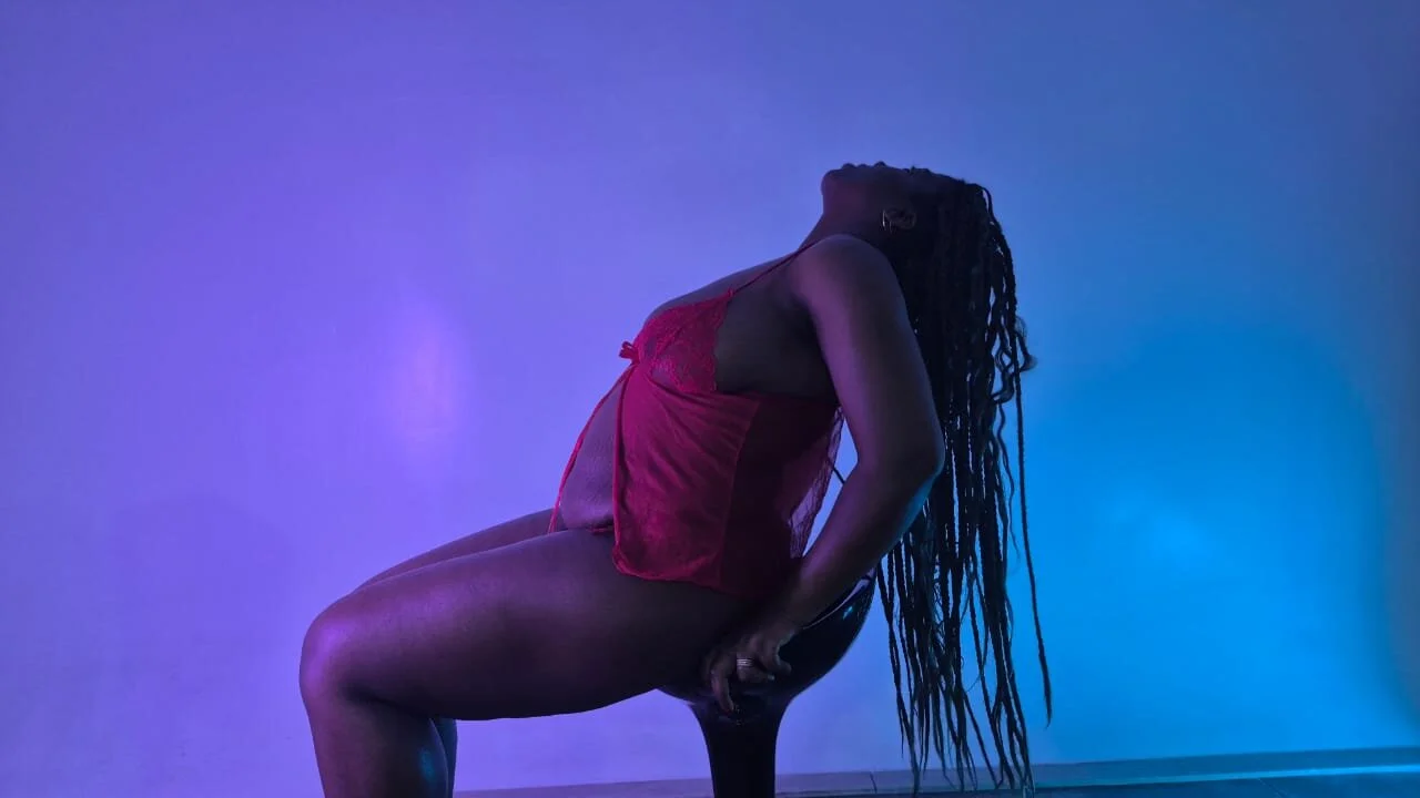 XXX Porn Photo of Nude nefertiti_ebony 14