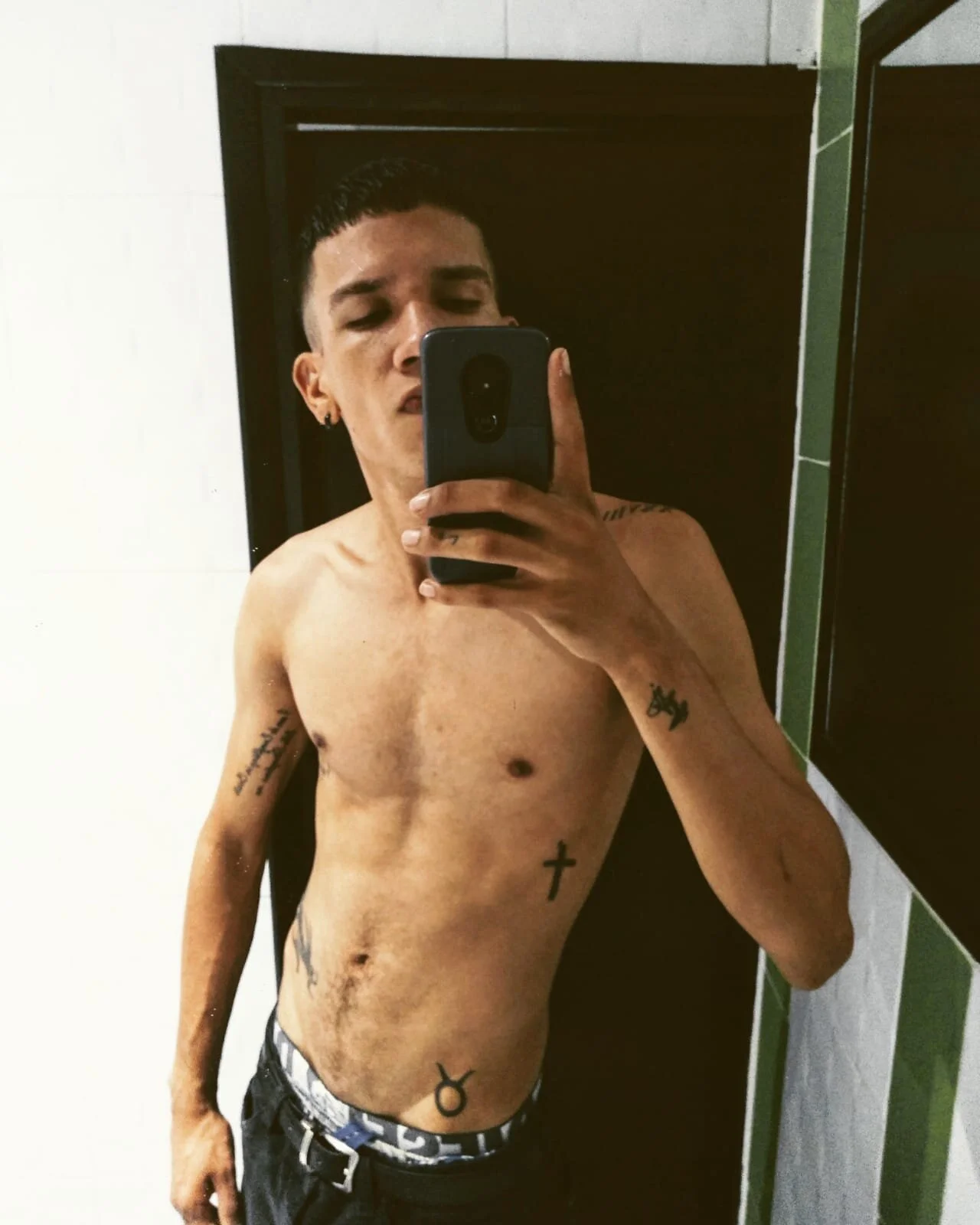 XXX Porn Photo of Nude damiam_fiery 4