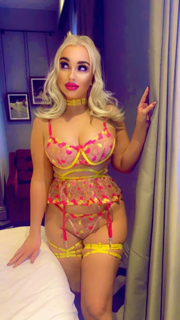 XXX Porn Photo of Nude BlondieBarbieBabe 13
