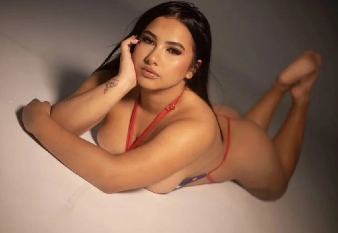 XXX Porn Photo of Nude NICOOLMILLER 13