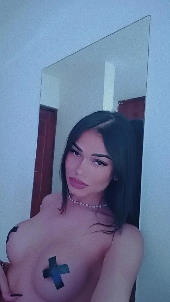 XXX Porn Photo of Nude alee_lenoxx 50