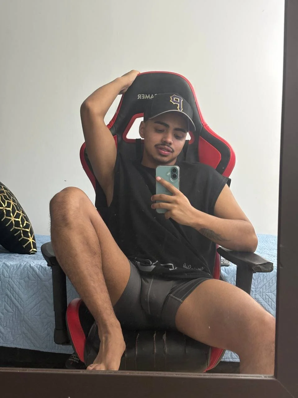 XXX Porn Photo of Nude ares_pain 15