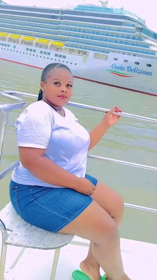 XXX Porn Photo of Nude flexiblechubby 8