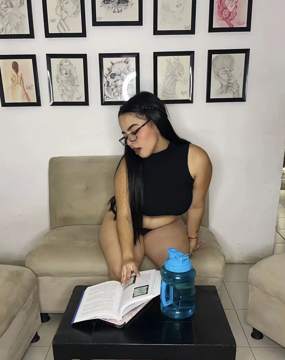 XXX Porn Photo of Nude Ivonneadams 11