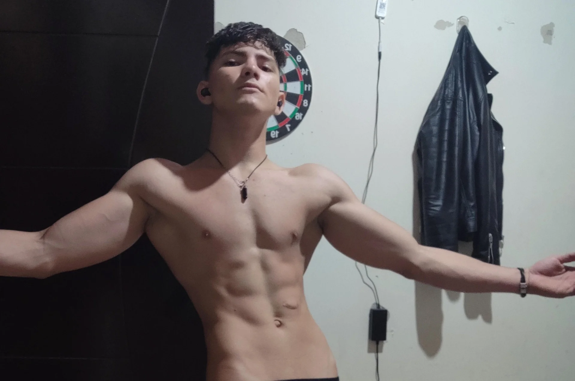 XXX Porn Photo of Nude james_scott18 3