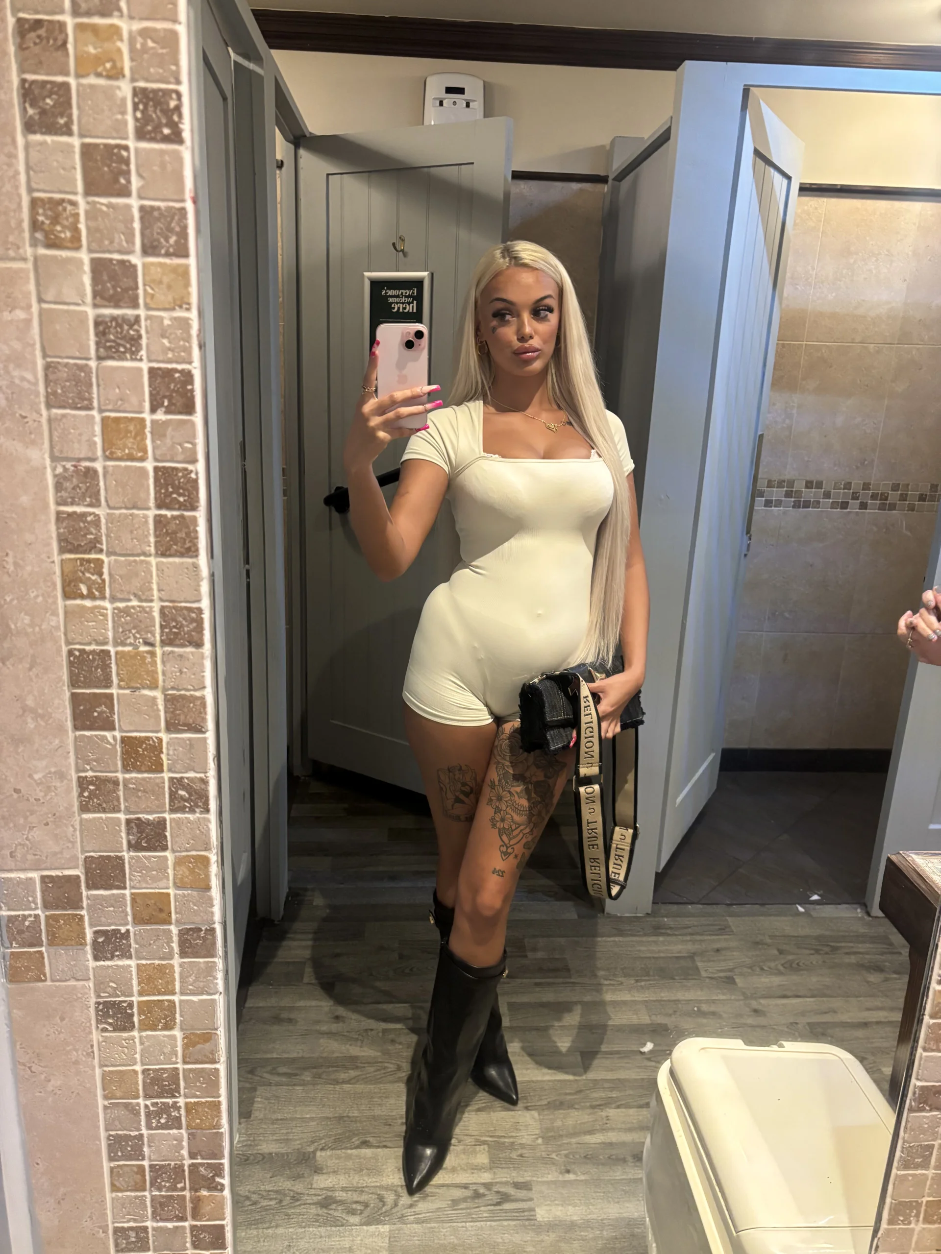XXX Porn Photo of Nude BritishBarbiex 5